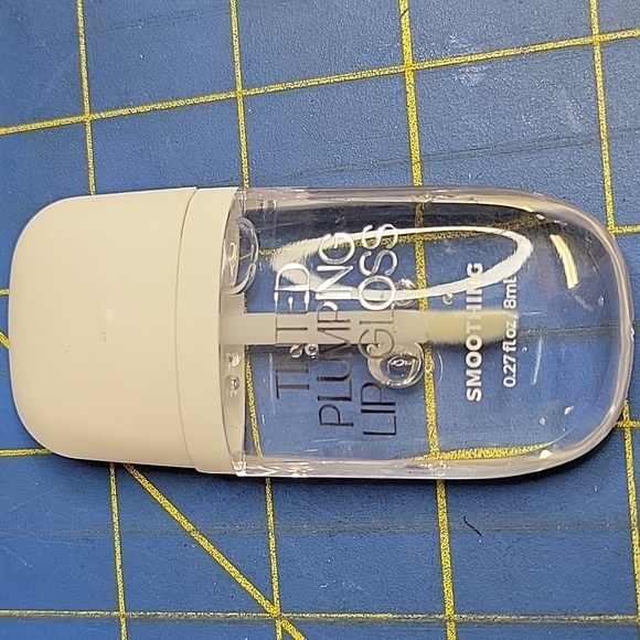 Tinted Plumping Smoothing Lip Gloss 8ml New - Picture 2 of 2